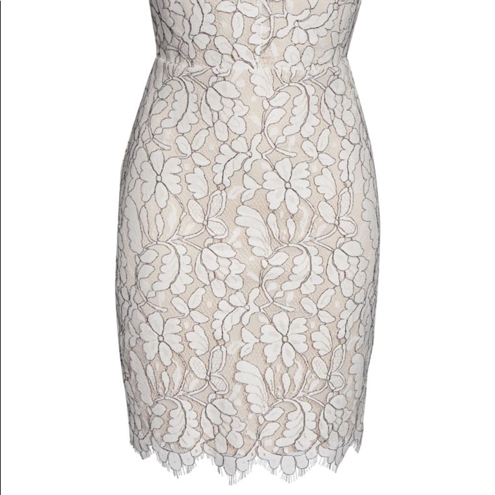 Lace Dress - Picture 5 of 9